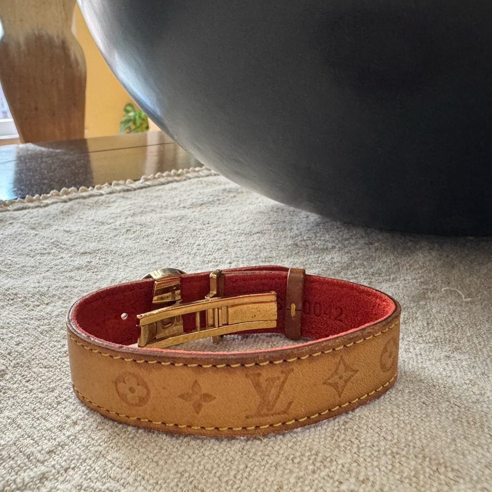 Louis Vuitton Fleur Good Luck Bracelet - Picture 2 of 8